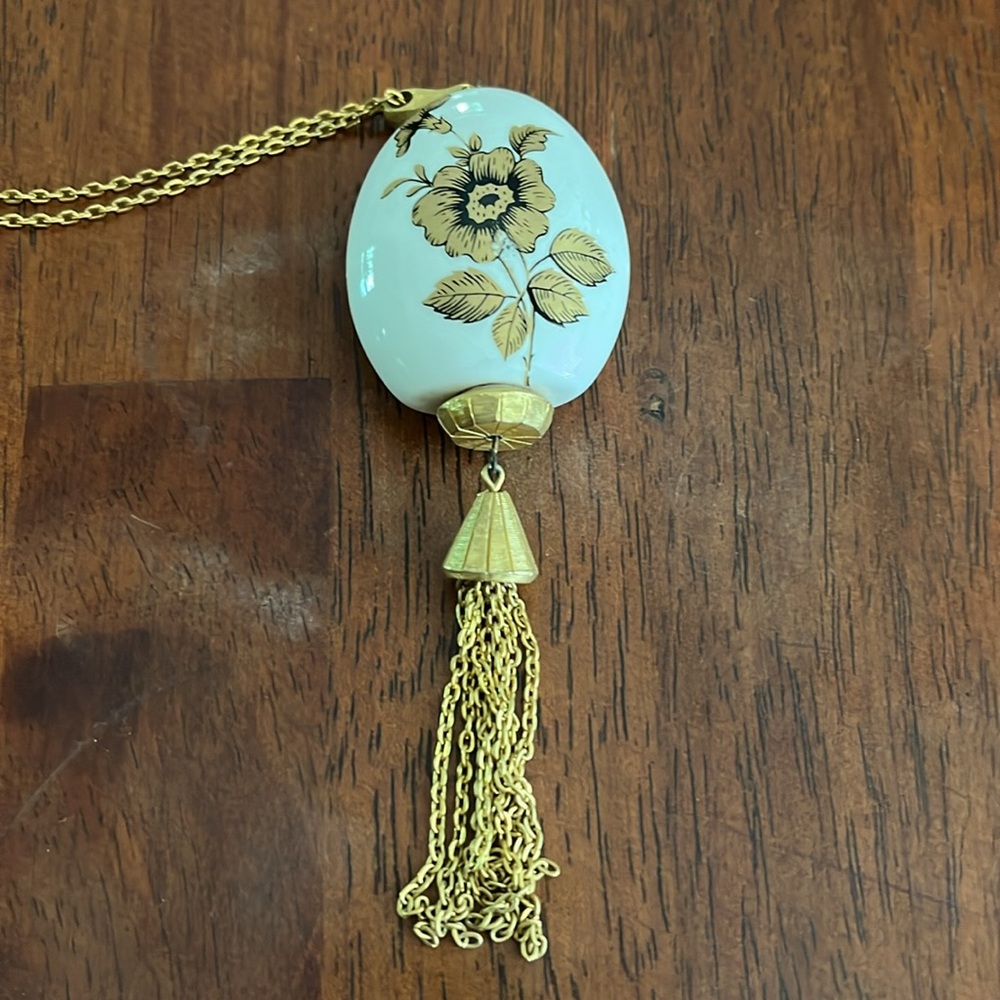 Lord Nelson Staffordshire pottery pomander necklace - Picture 2 of 4